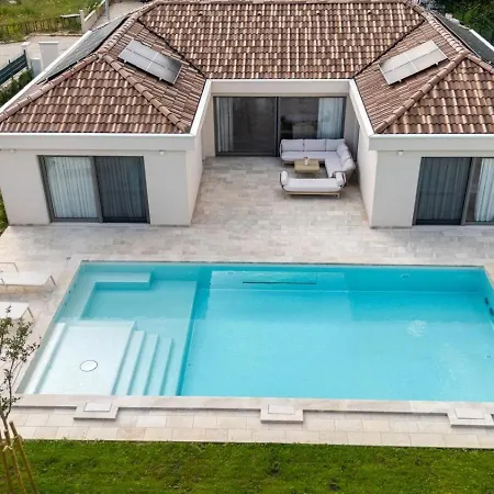 Luxury Melanie Near Split, Heated Pool 杜格普利耶