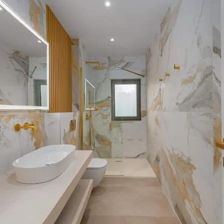 Luxury Melanie Near Split, Heated Pool Villa *