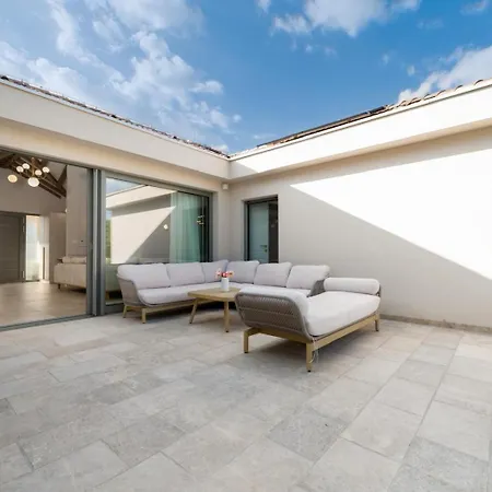 Luxury Melanie Near Split, Heated Pool * 杜格普利耶